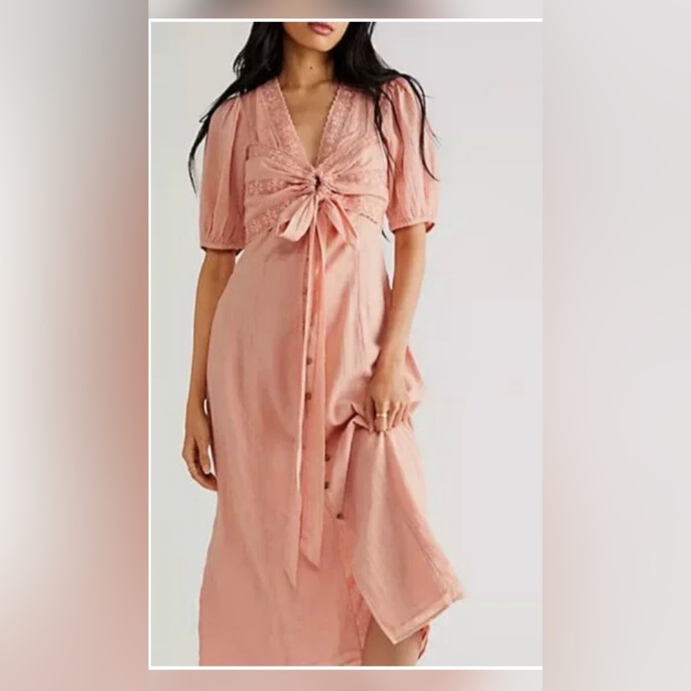 Free people keep it romantic midi dress 🥰
